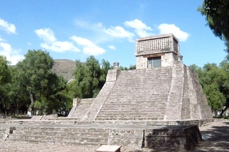 A single stair pyramid, a wonderful piece of Aztec architecture